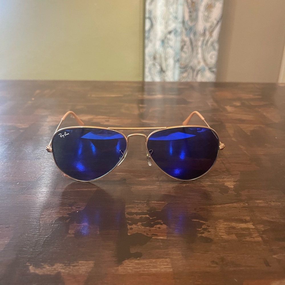 Blue aviator ray bans- comes with case!